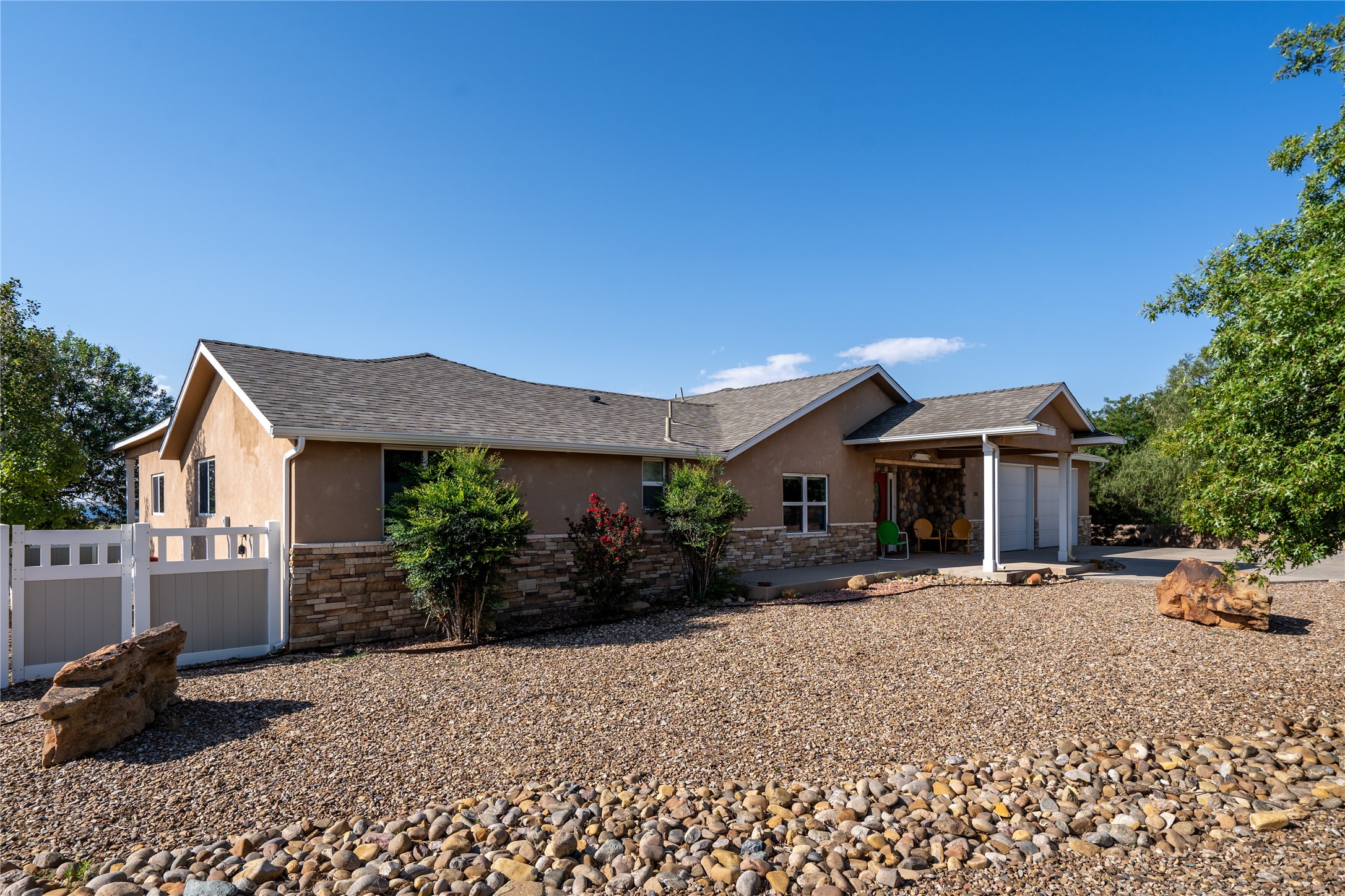 210 Ridgecrest