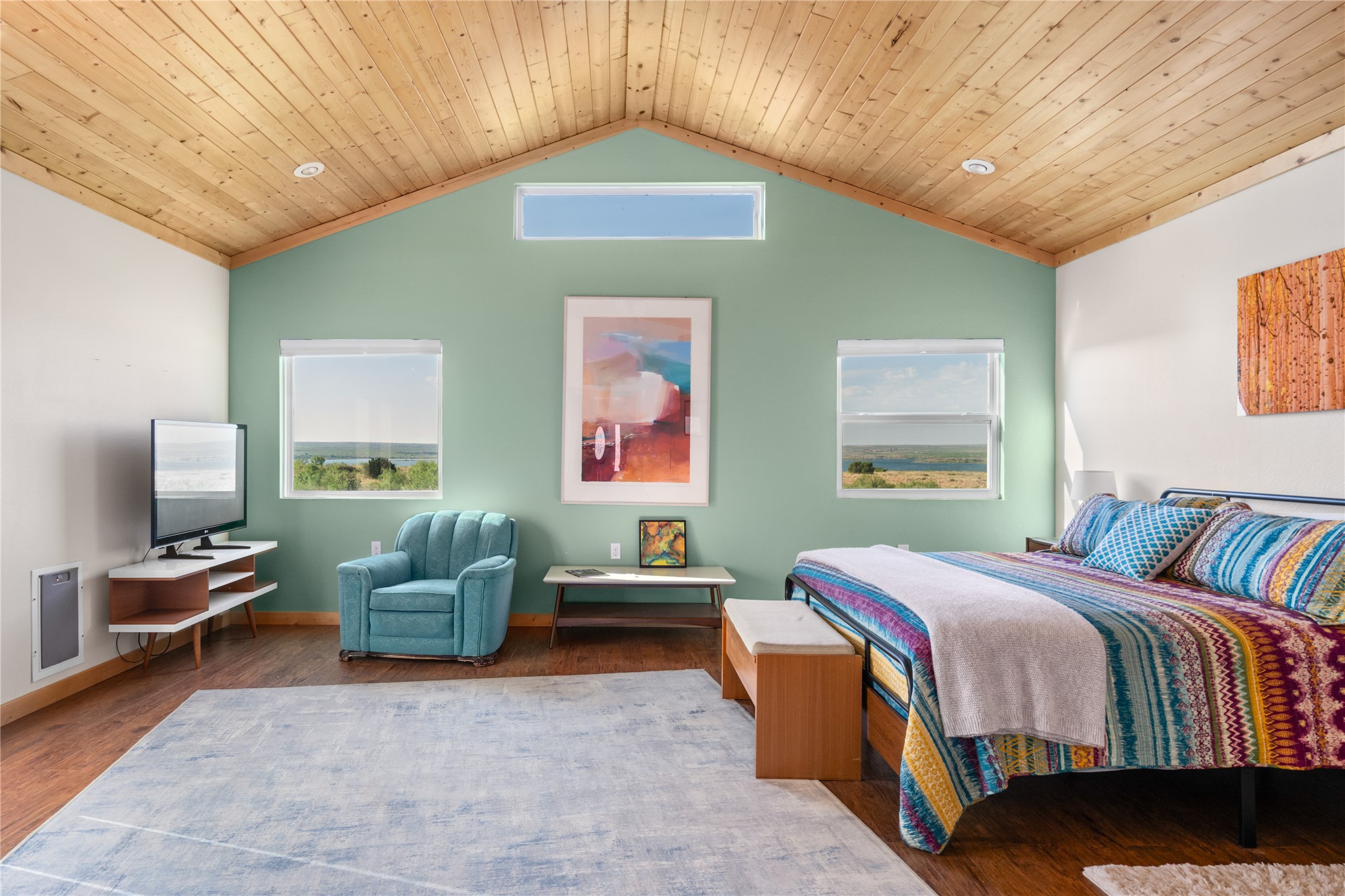 210 Ridgecrest
