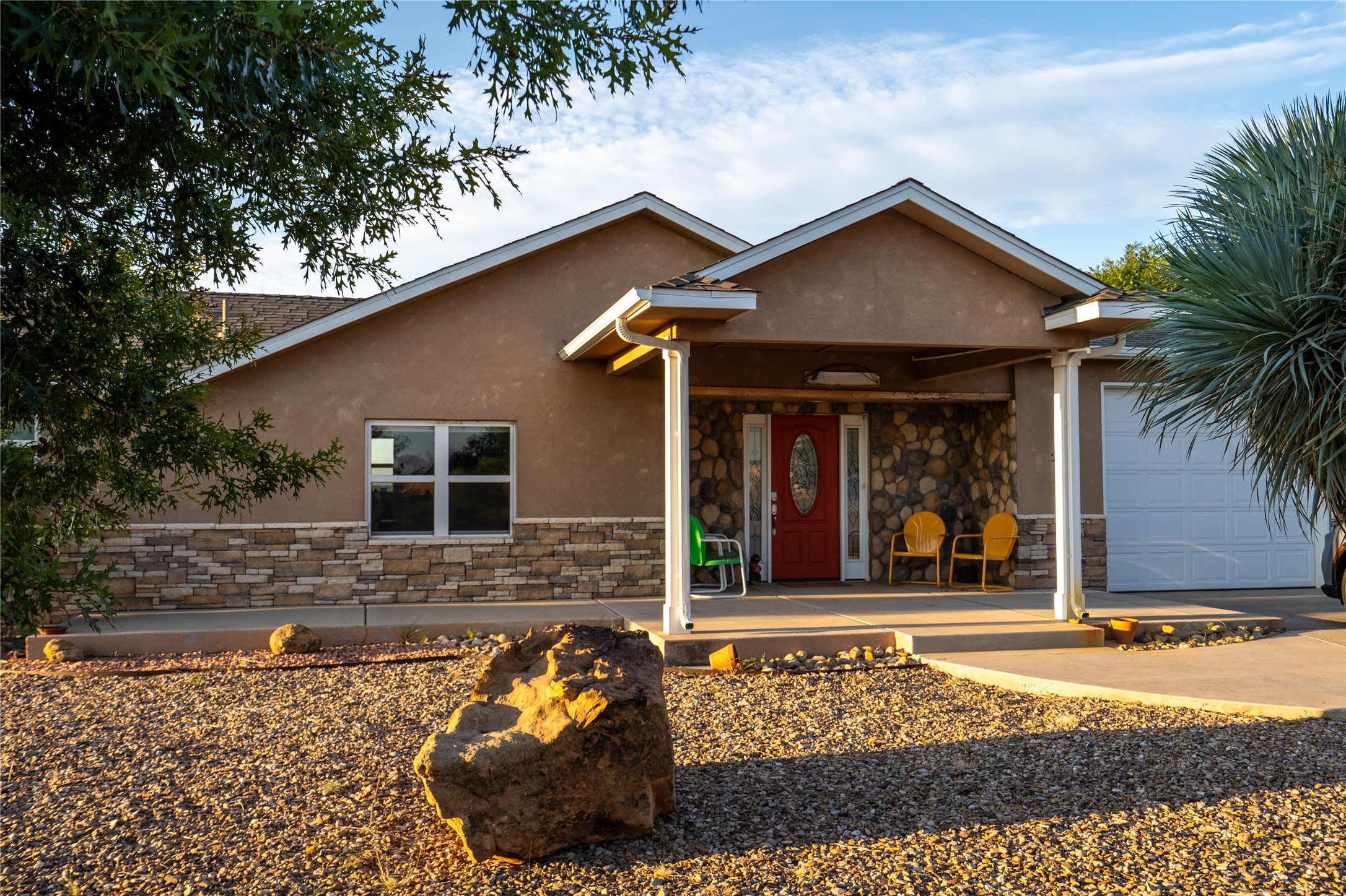 210 Ridgecrest