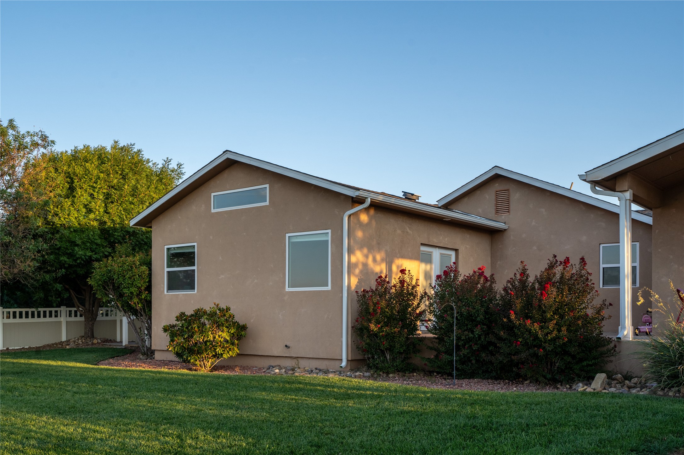 210 Ridgecrest