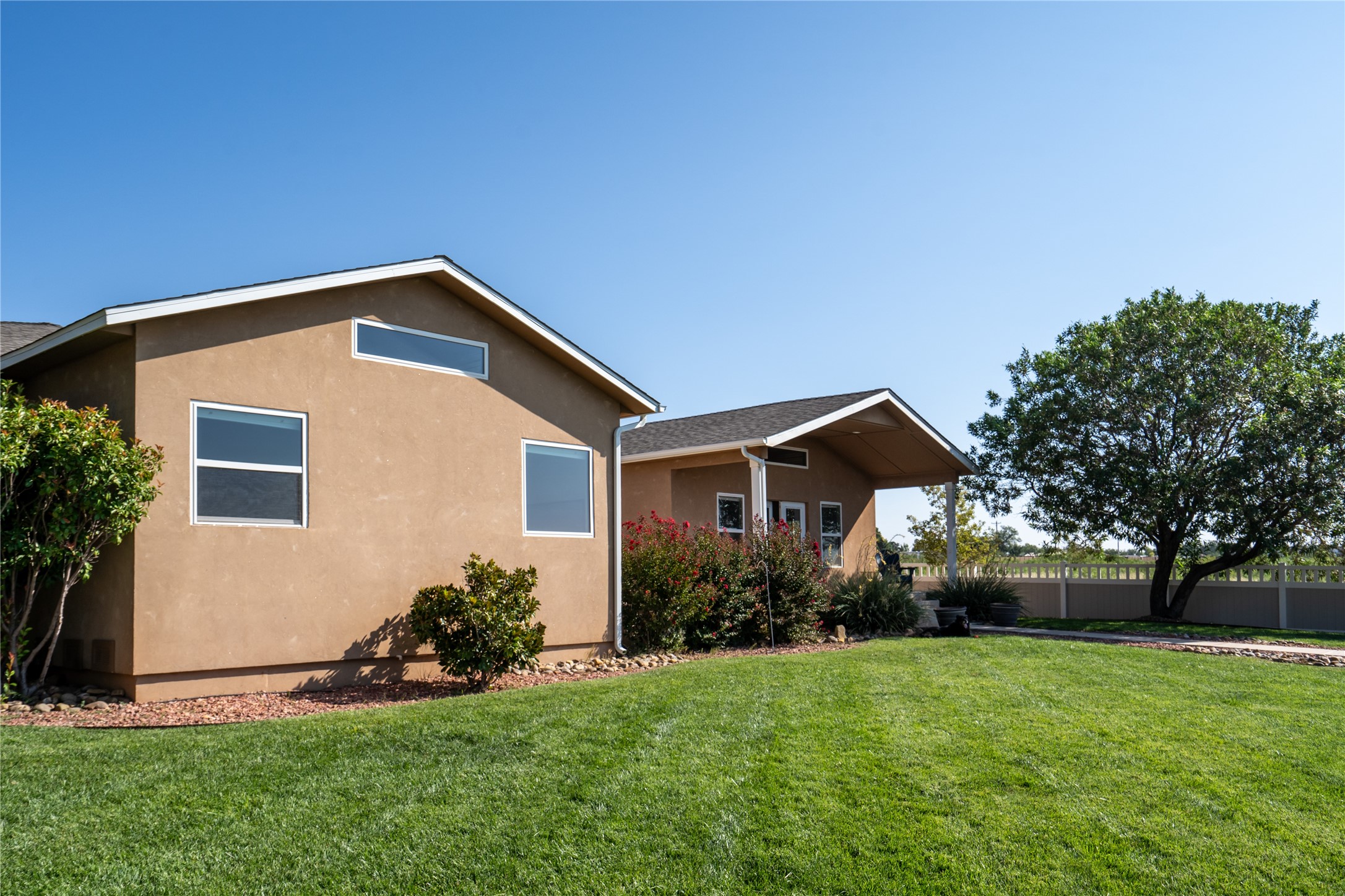 210 Ridgecrest