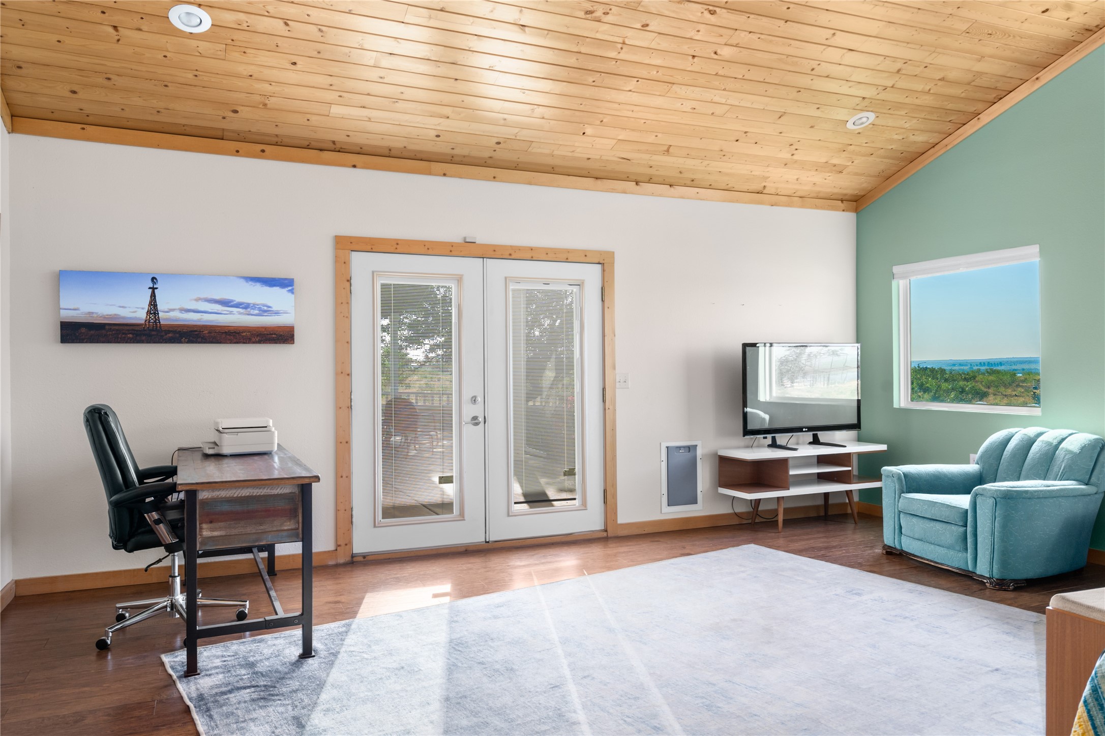 210 Ridgecrest