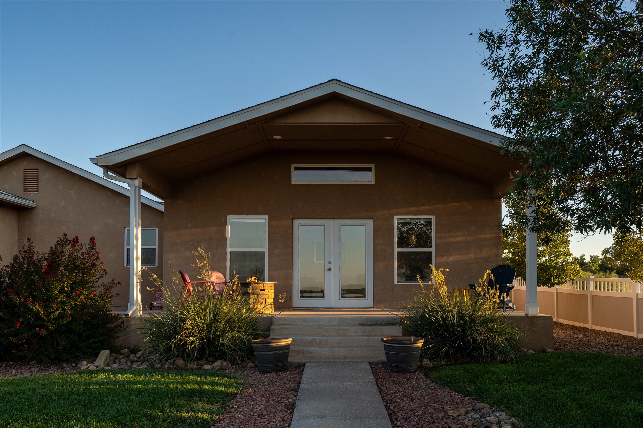 210 Ridgecrest