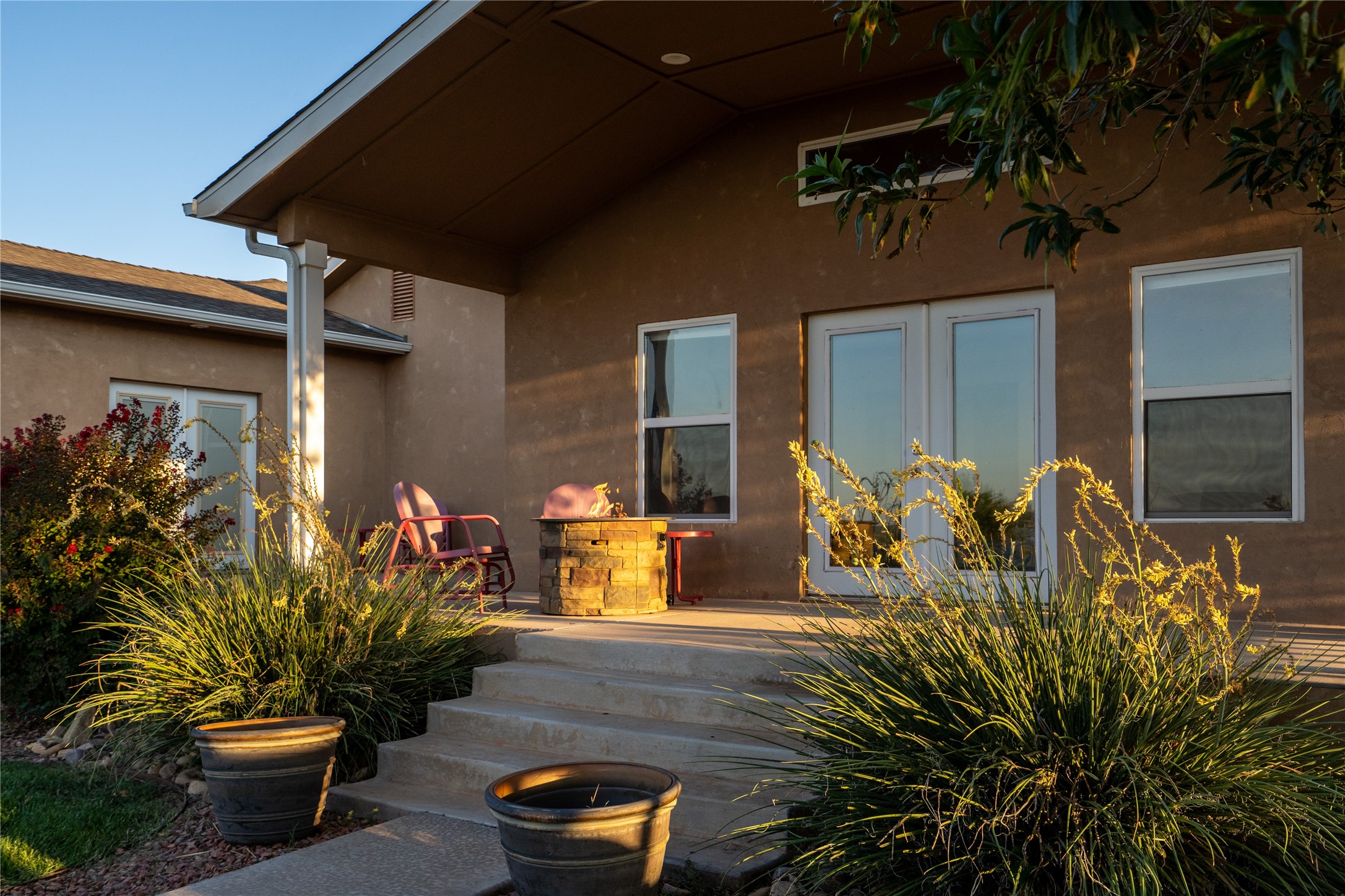 210 Ridgecrest