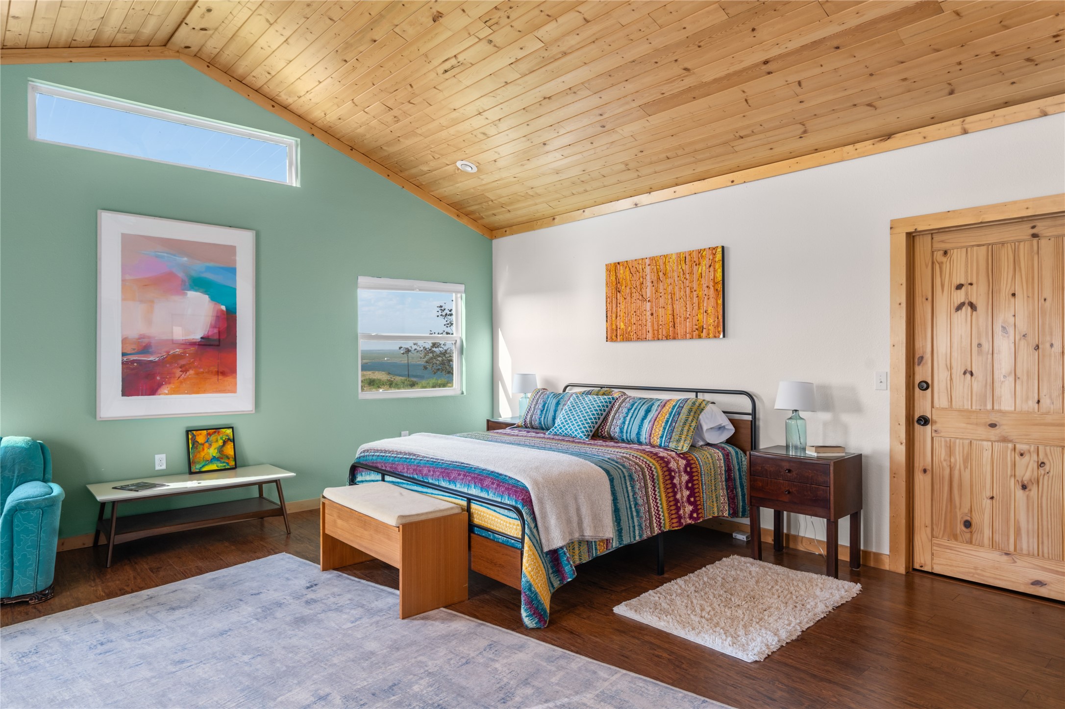 210 Ridgecrest