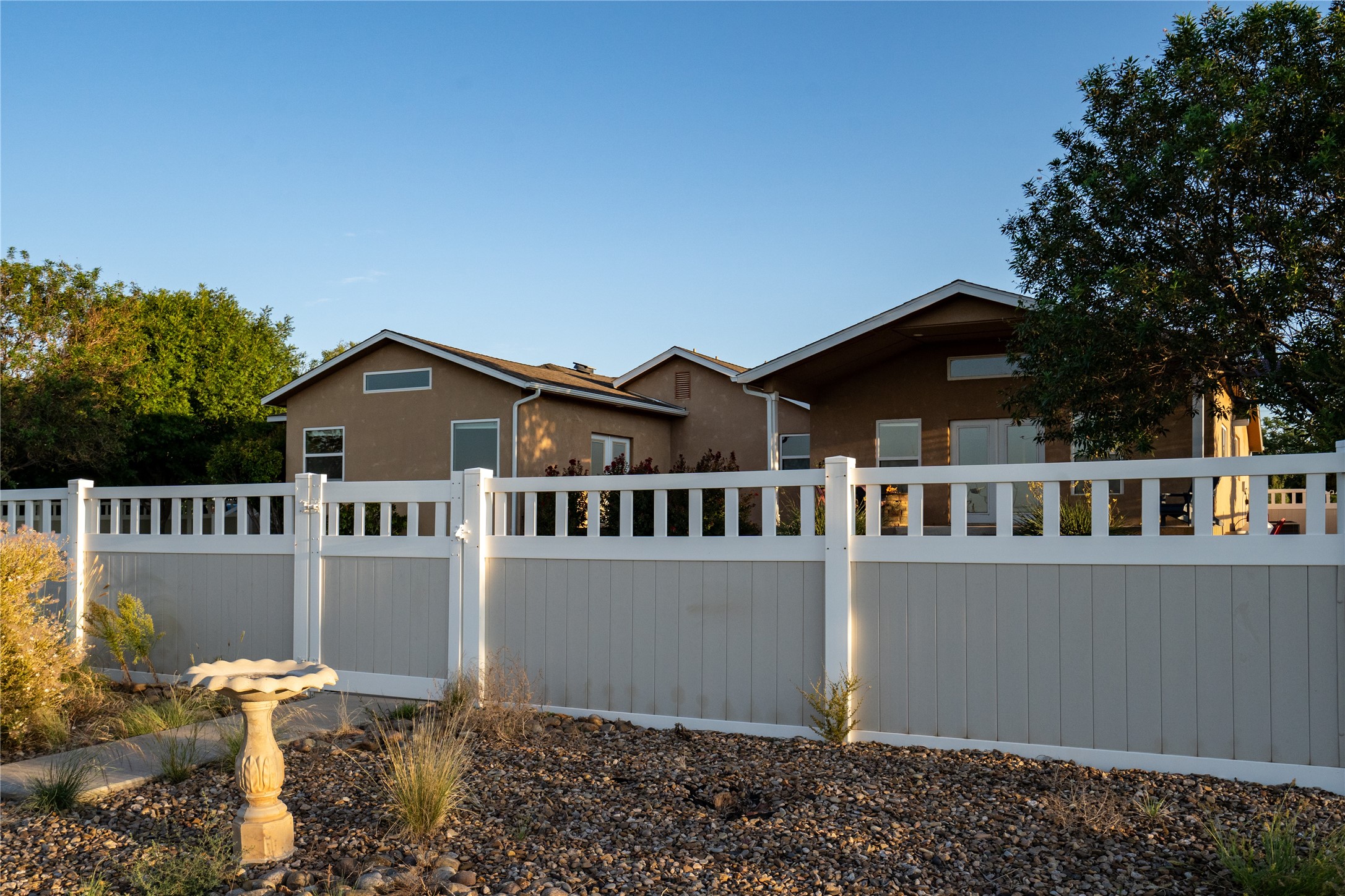 210 Ridgecrest