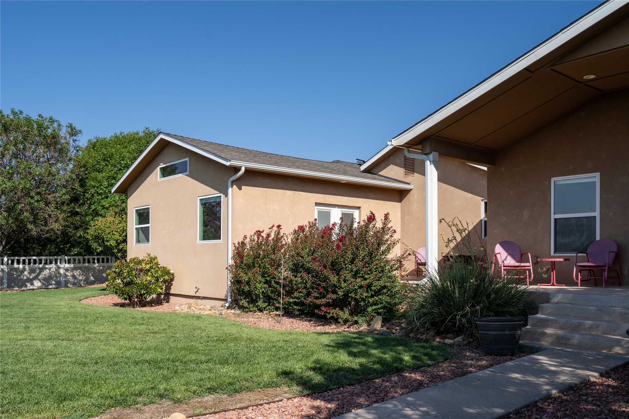 210 Ridgecrest