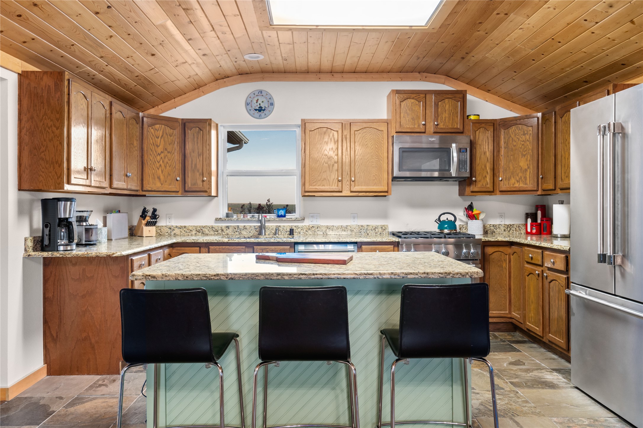 210 Ridgecrest