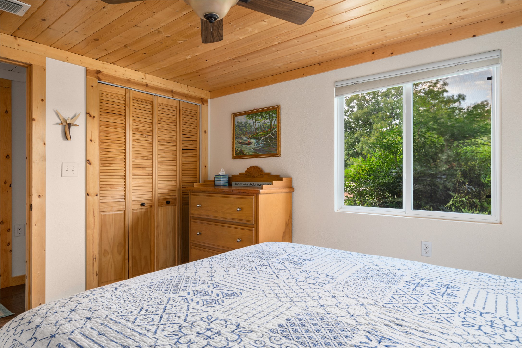 210 Ridgecrest