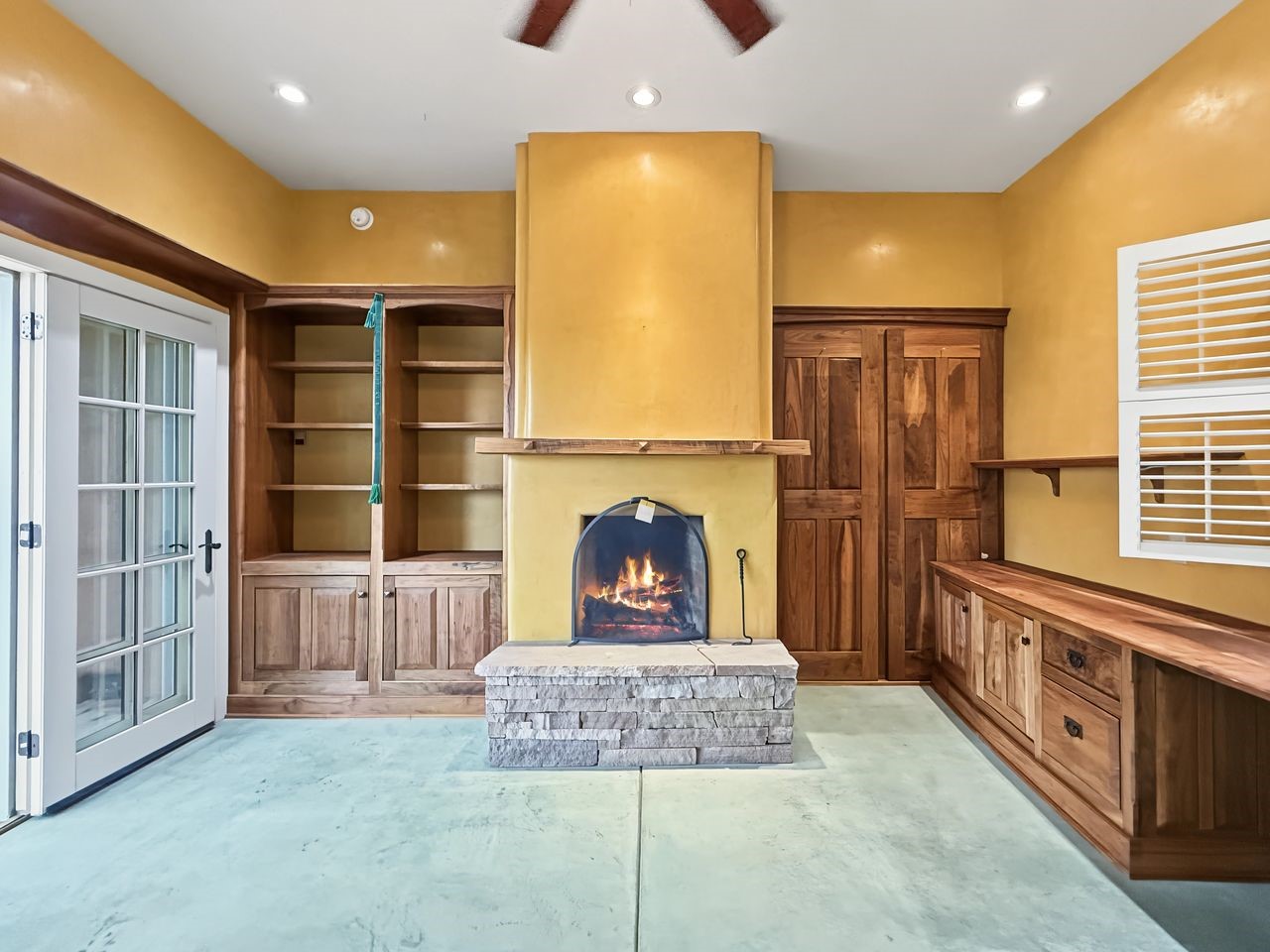 1238 Madrid Road
