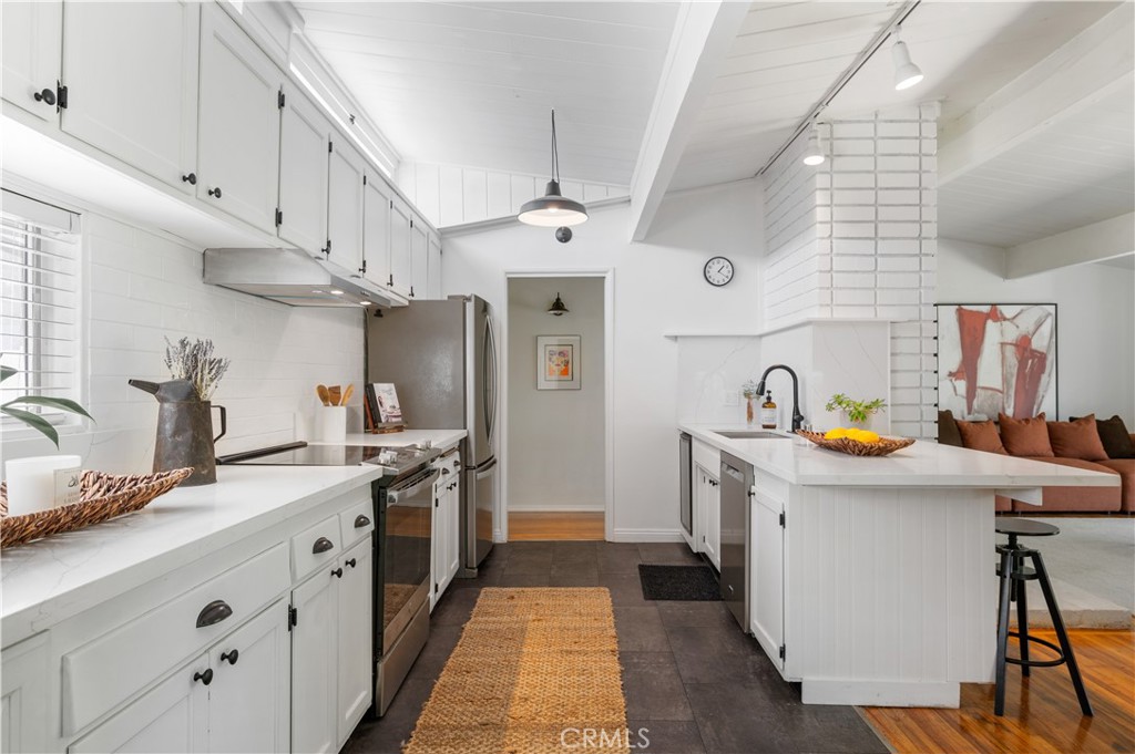 2321 Carriage Drive