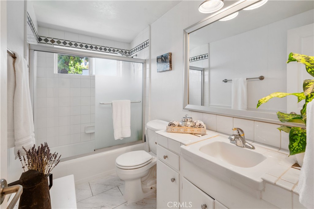 2321 Carriage Drive
