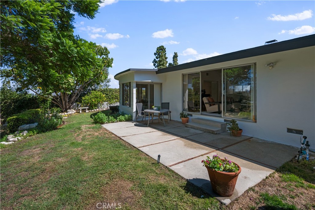 2321 Carriage Drive