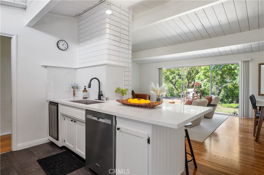 2321 Carriage Drive