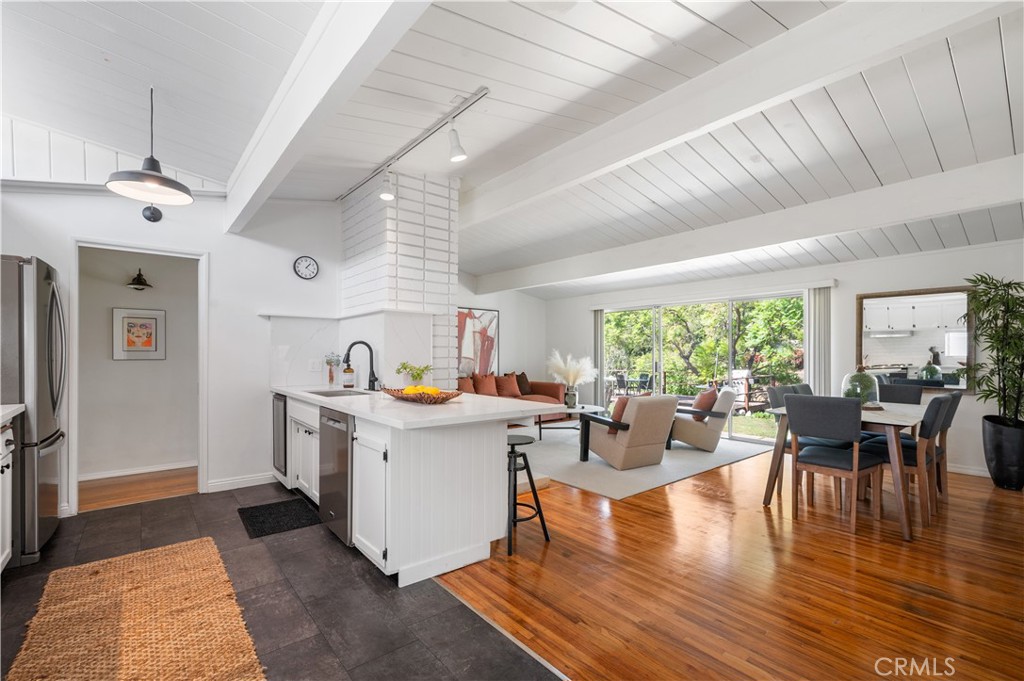 2321 Carriage Drive