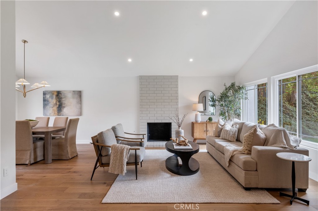 30433 Via Rivera