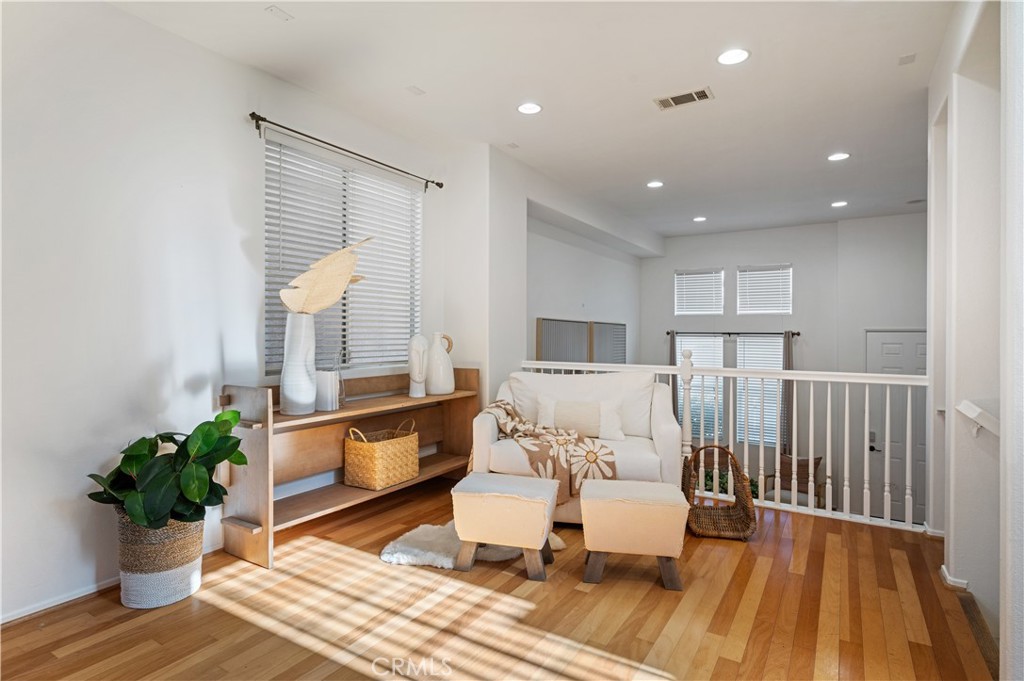 25481 Dodge Avenue 12