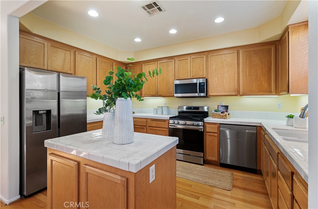 25481 Dodge Avenue 12