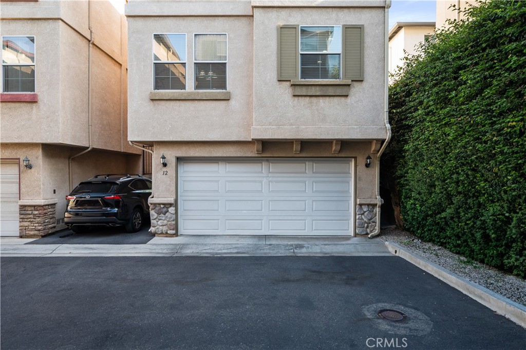 25481 Dodge Avenue 12