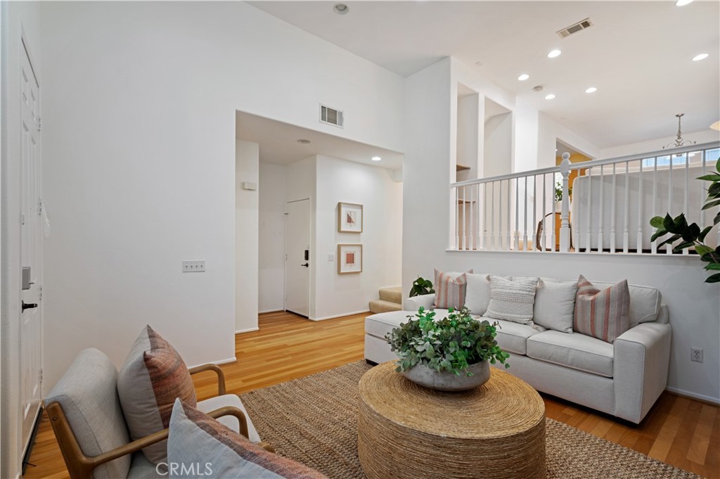 25481 Dodge Avenue 12