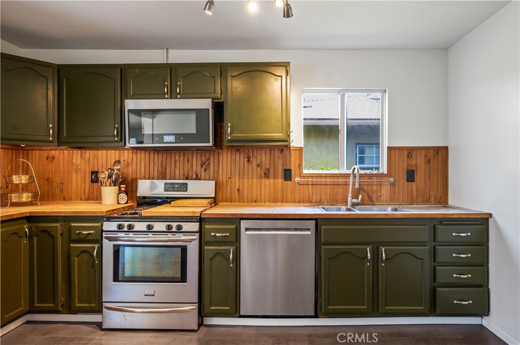 750 W 2nd Street