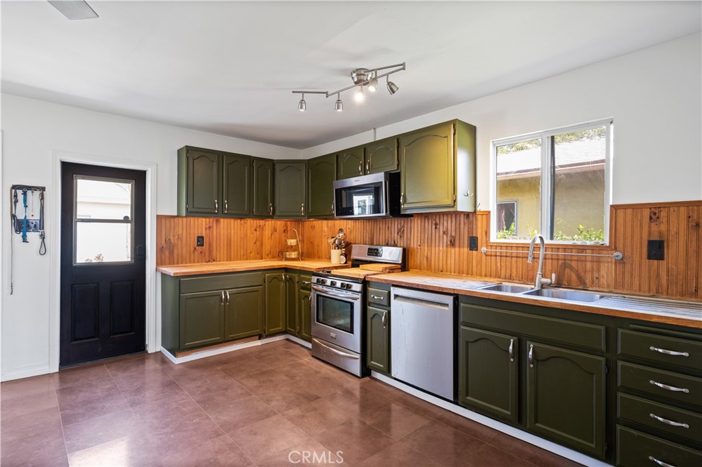 750 W 2nd Street