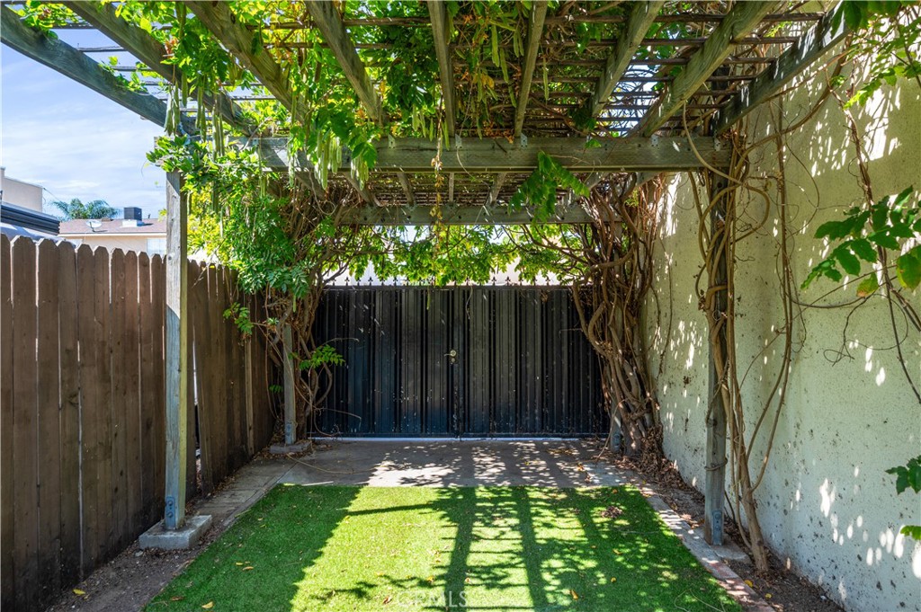 750 W 2nd Street