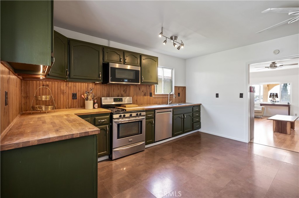 750 W 2nd Street