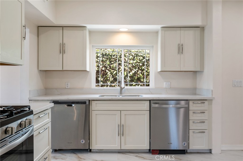 776 W Sepulveda Street