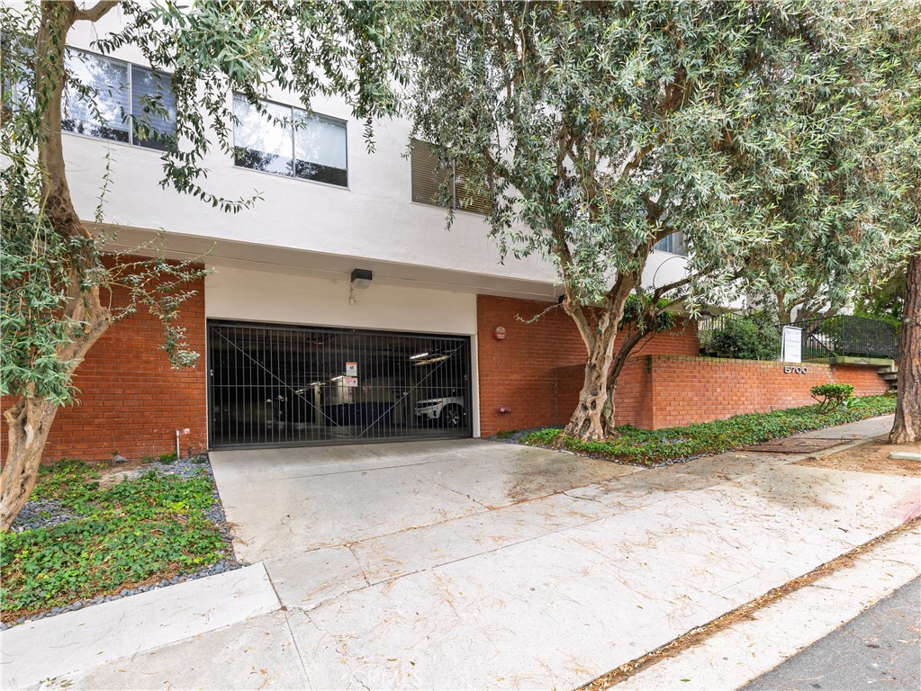 5700 Ravenspur Drive 107