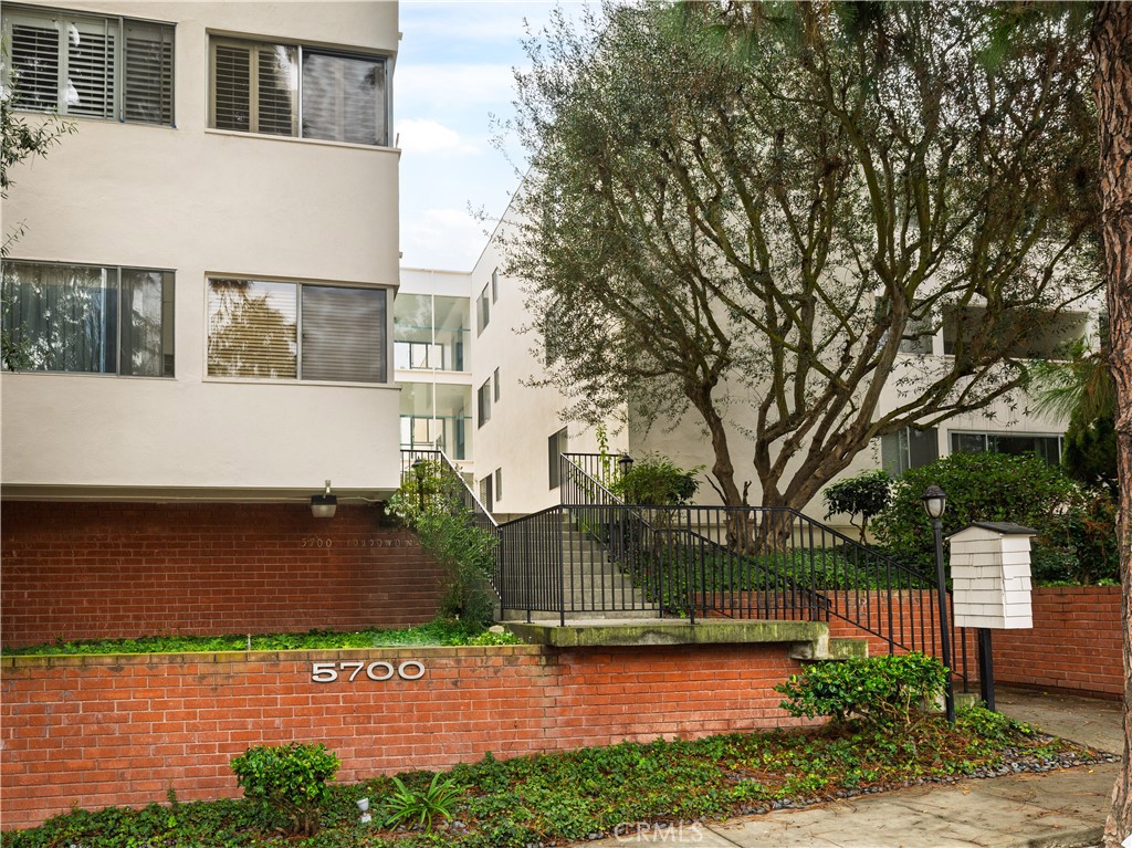 5700 Ravenspur Drive 107