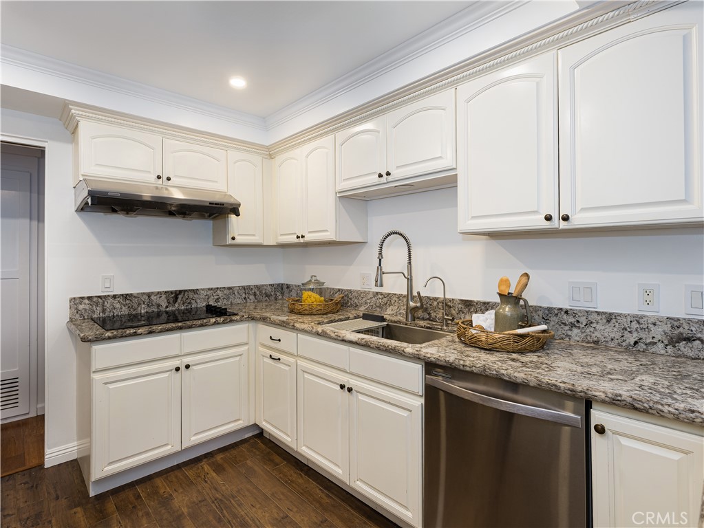 5700 Ravenspur Drive 107