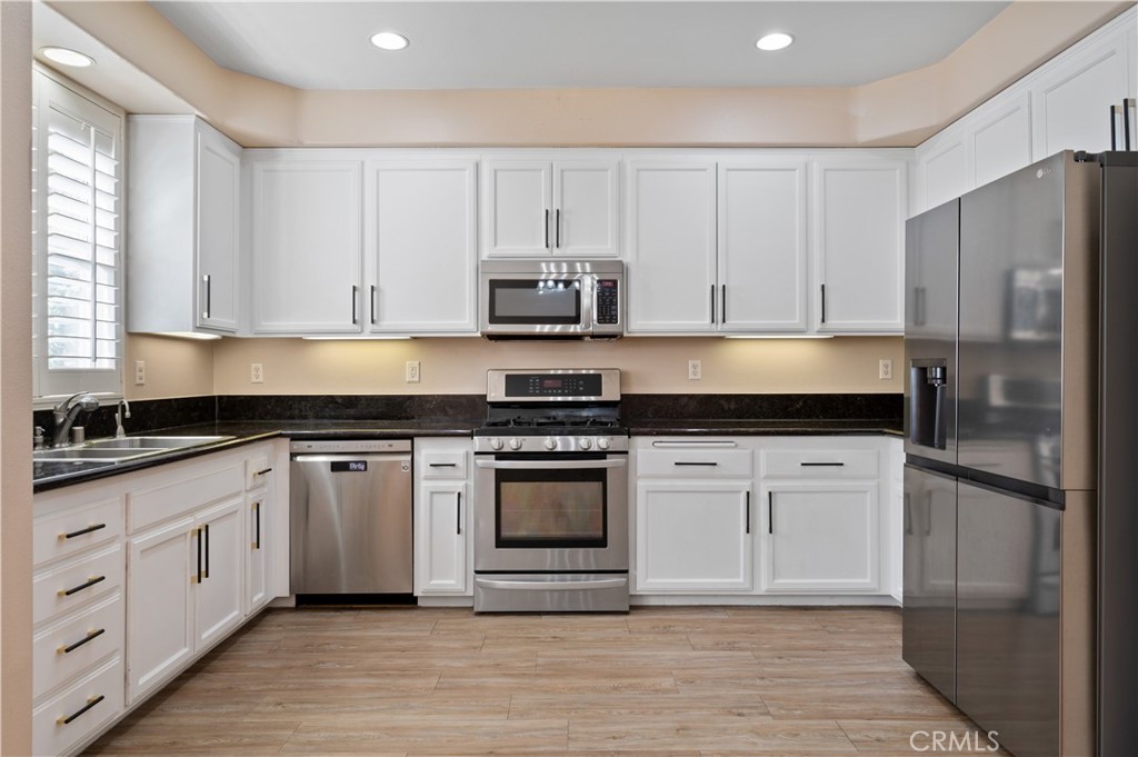 25481 Dodge Avenue 5