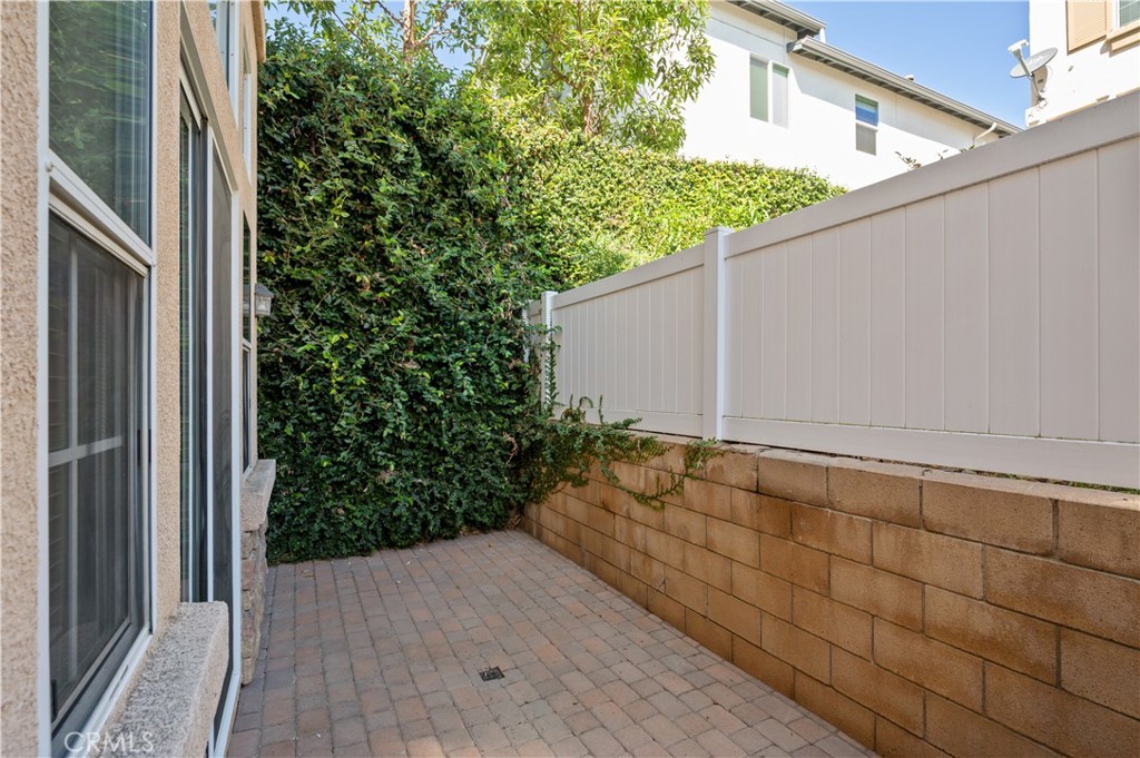 25481 Dodge Avenue 5