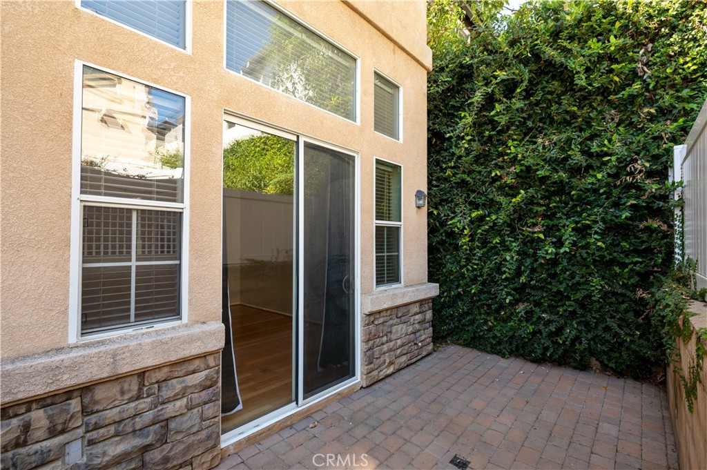 25481 Dodge Avenue 5