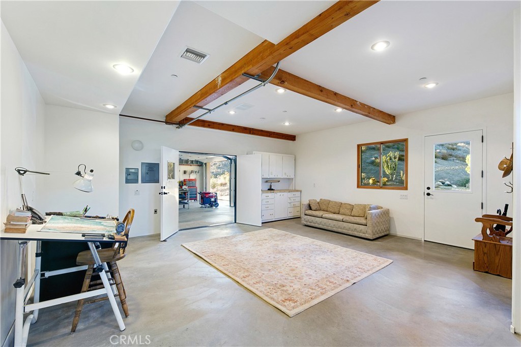 8400 Mipolomol Road