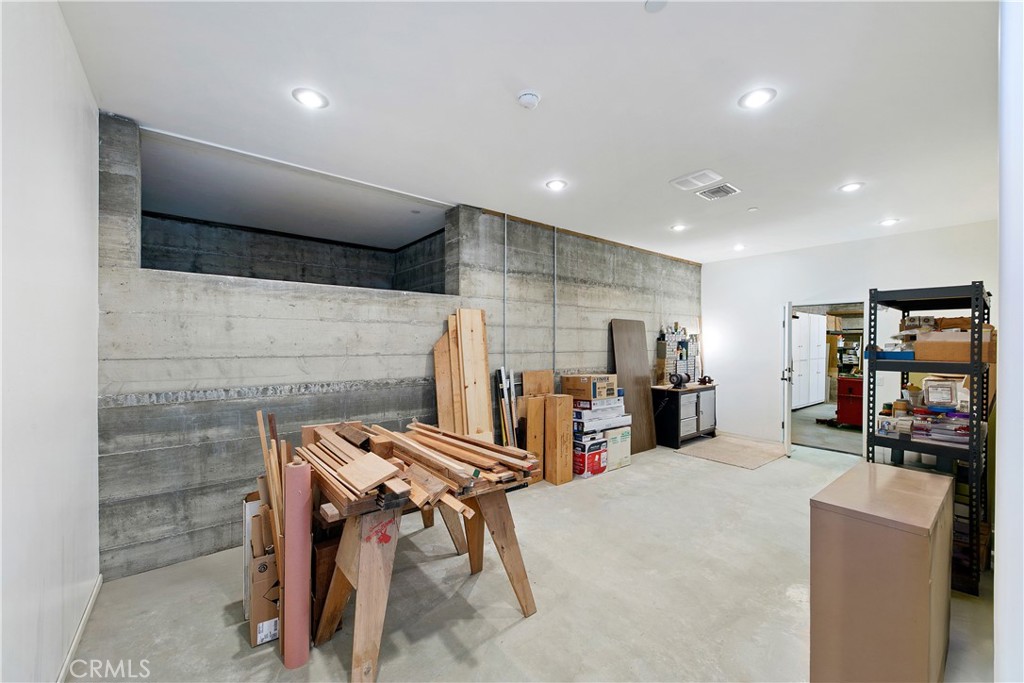 8400 Mipolomol Road
