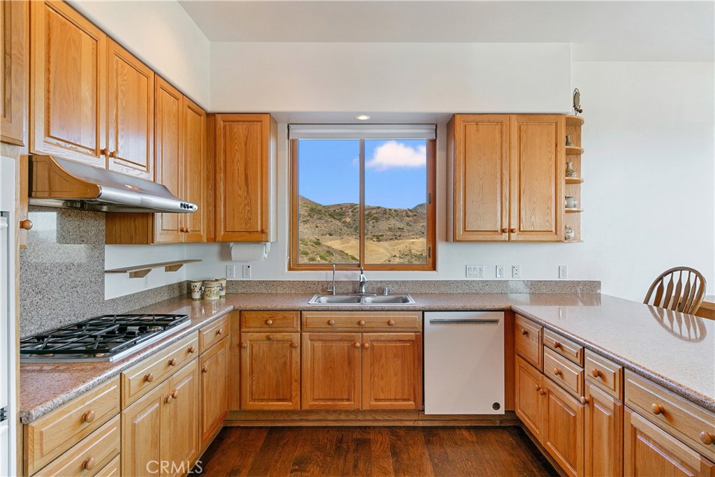 8400 Mipolomol Road