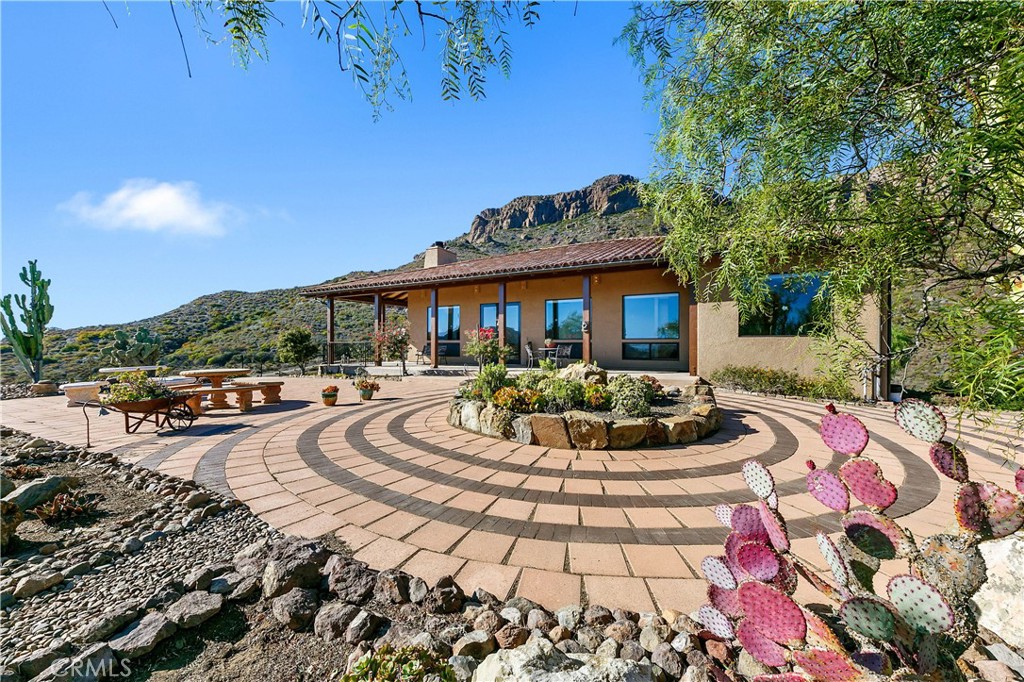 8400 Mipolomol Road