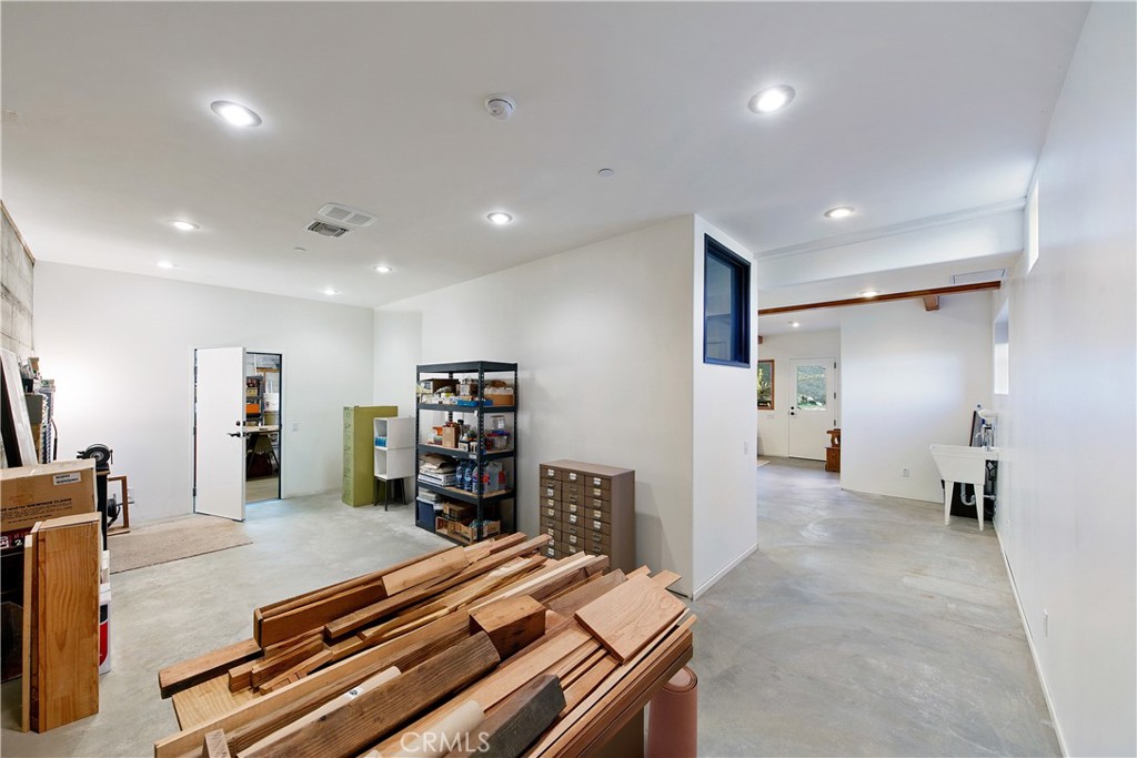 8400 Mipolomol Road