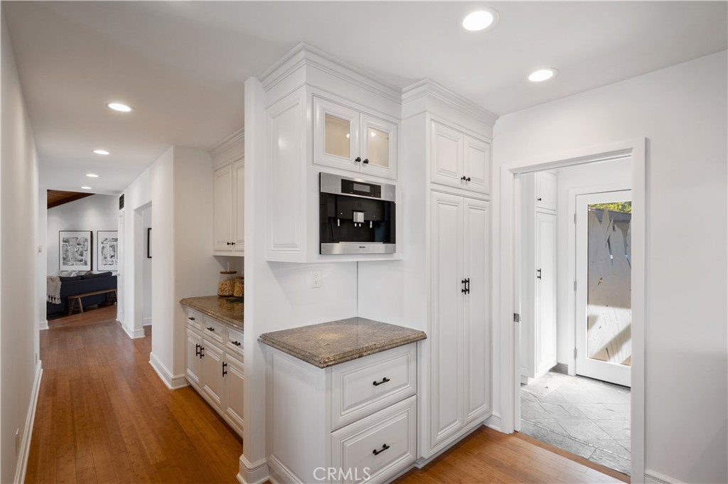 30105 Avenida Esplendida