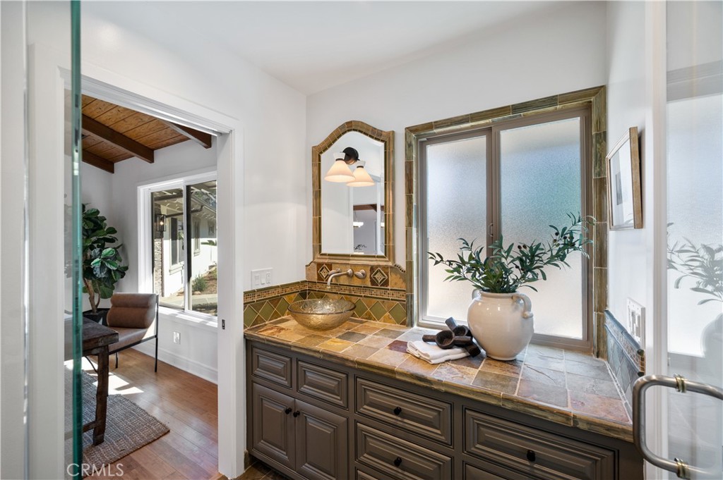 30105 Avenida Esplendida