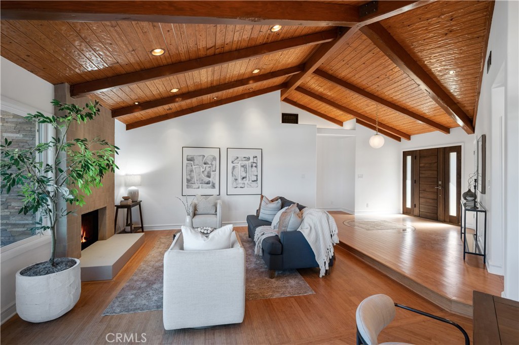 30105 Avenida Esplendida