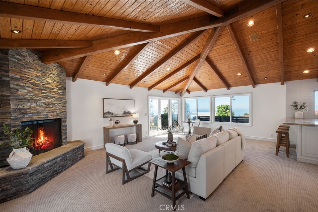 30105 Avenida Esplendida