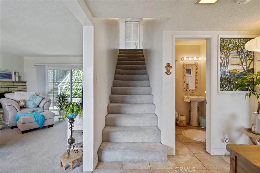1467 Le Grande Terrace