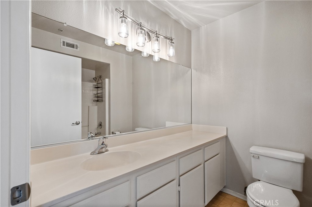 1008 S Harbor Heights Drive B