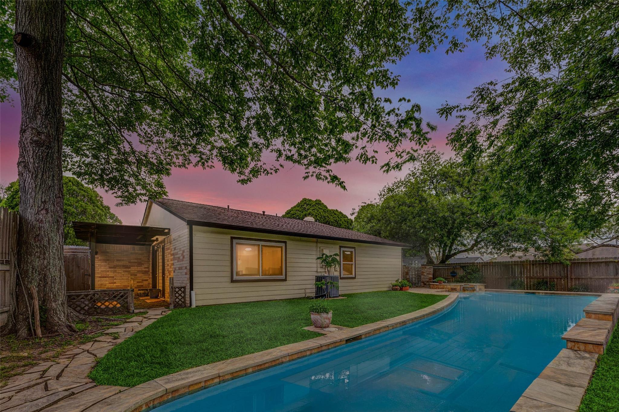 4730 Cairnlomond Street