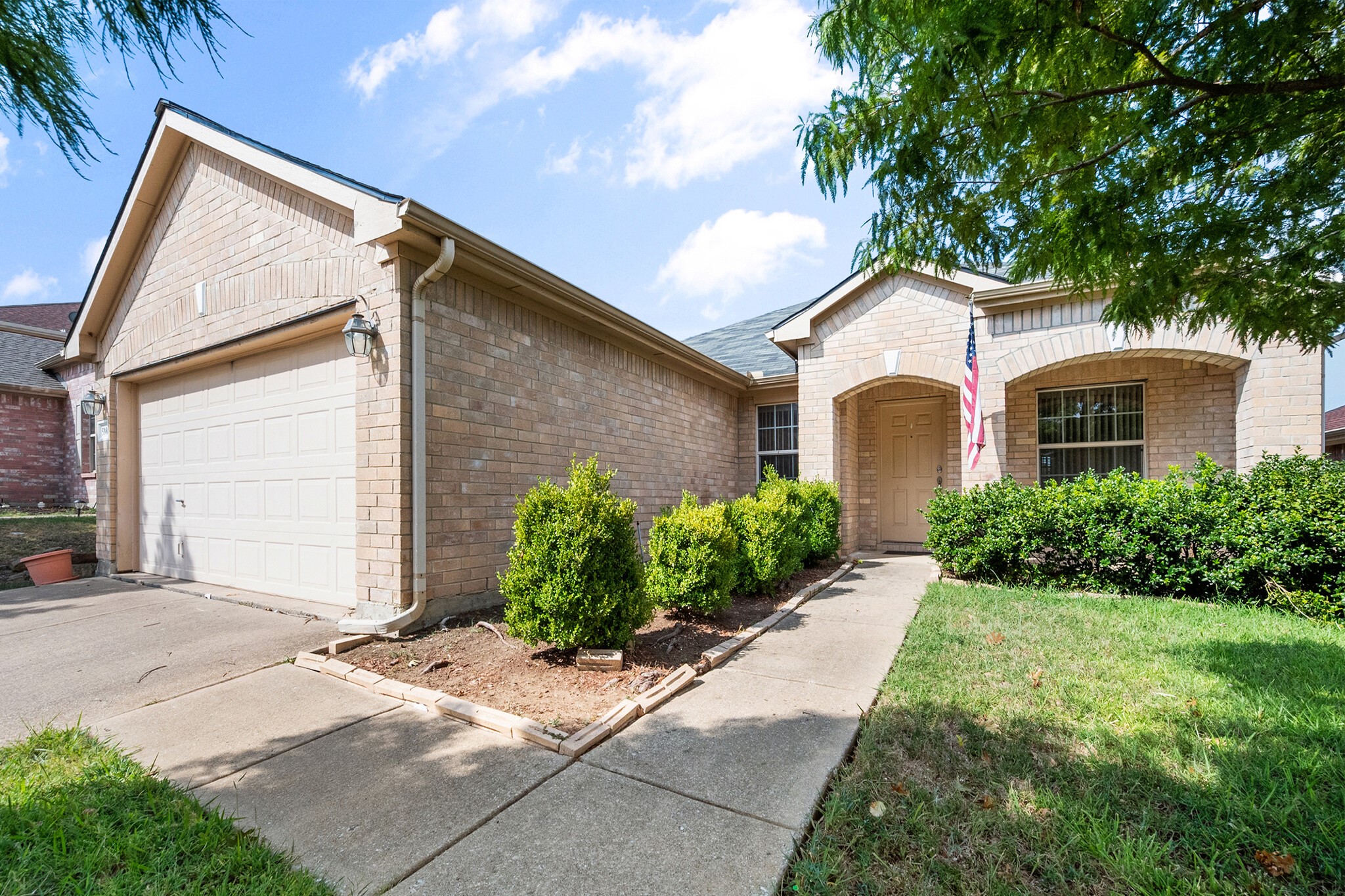 5981 Harbor Glen Drive