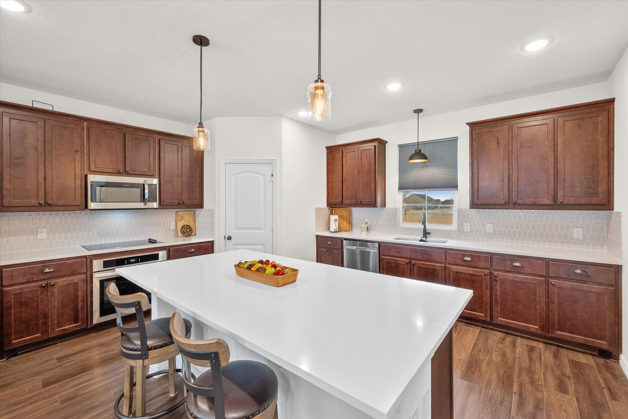 6917 Scarlett Way