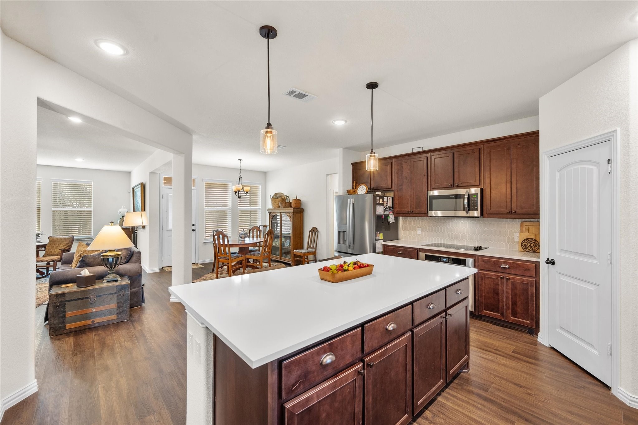 6917 Scarlett Way